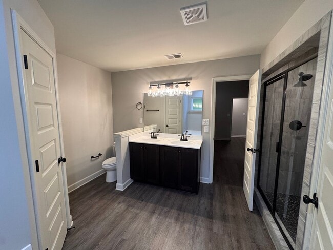 Building Photo - 1029 Hogue Dr