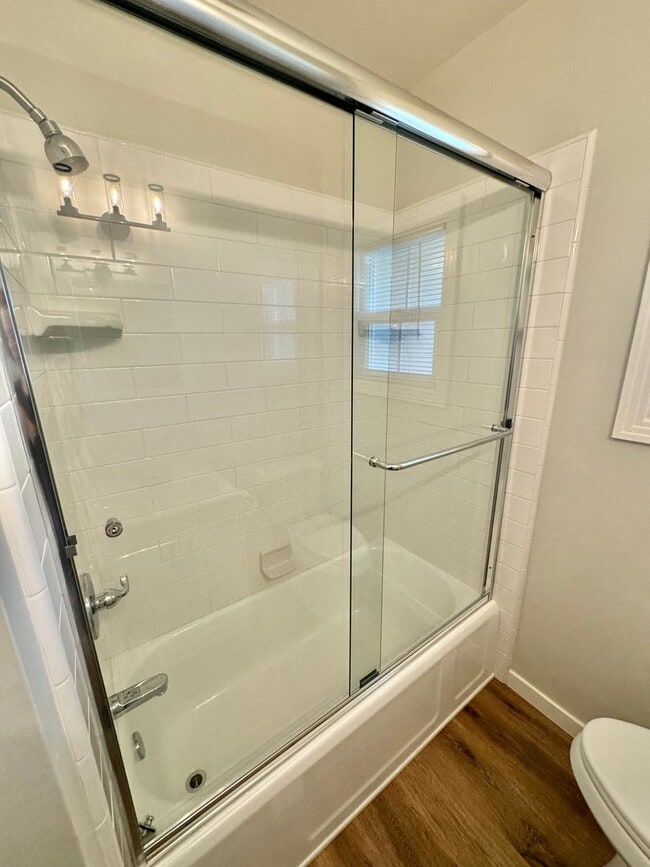 Building Photo - Remodeled 3BD/1BA Single-Family Home – Mov...