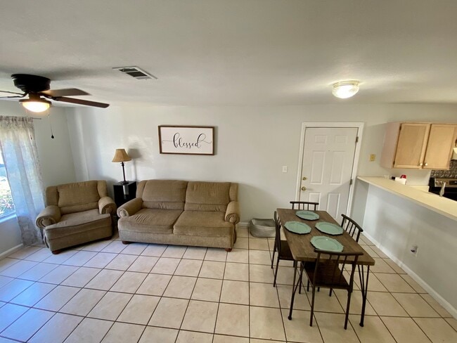 Building Photo - 786 Timberwood Cir E