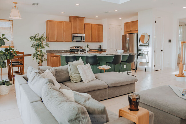 Building Photo - 6387 Grandview Hill Ct