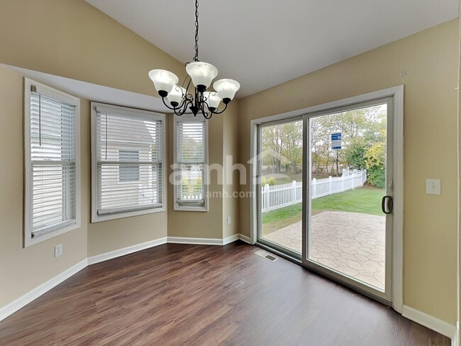 Building Photo - 5505 Dietrich Ave