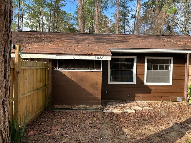 Building Photo - 2/ in Green Leaf