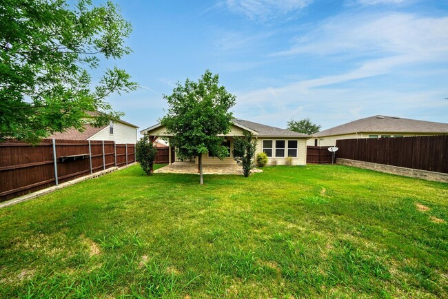 Building Photo - Charming 3-Bedroom Home in Schertz - Great...