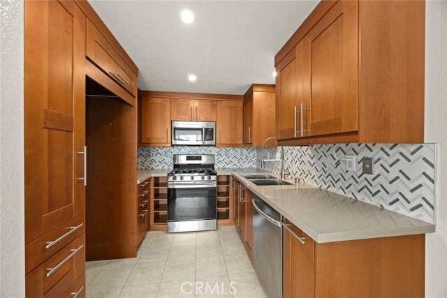 Building Photo - 549 Springbrook N