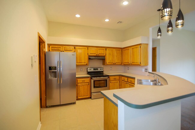 Building Photo - 6000 SE 86th St