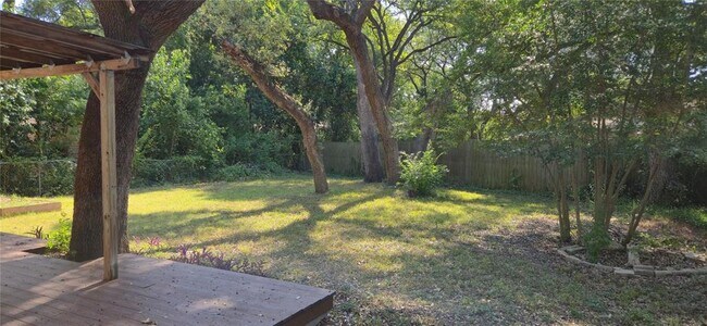 Building Photo - 5101 Meadow Creek Cove