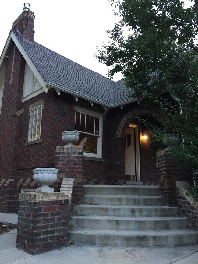 Primary Photo - 3939 Wyandot st