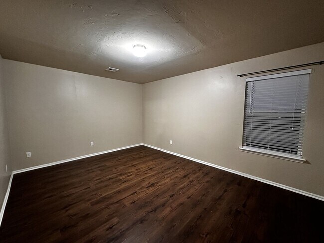 Building Photo - Spacious 4 Bedroom 2.5 Bathroom Home in Piedmont Schools