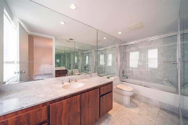 Building Photo - 5415 Collins Ave