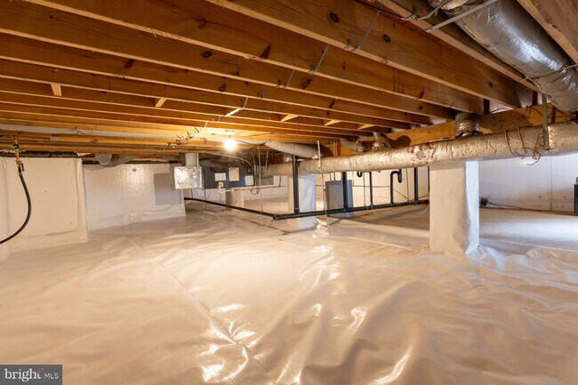 Building Photo - 623 Yorktown Blvd