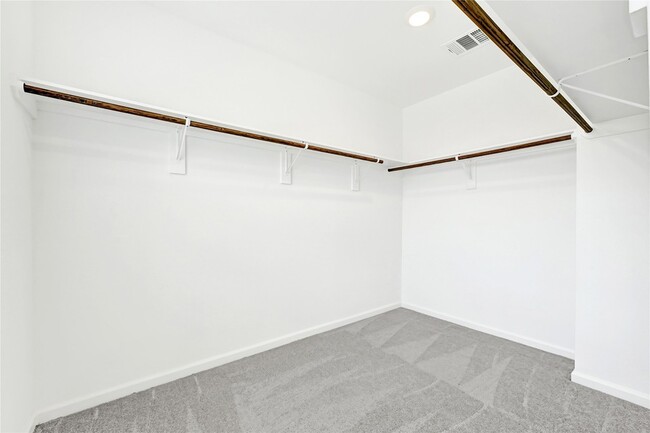 Building Photo - 227 River Grv Ct
