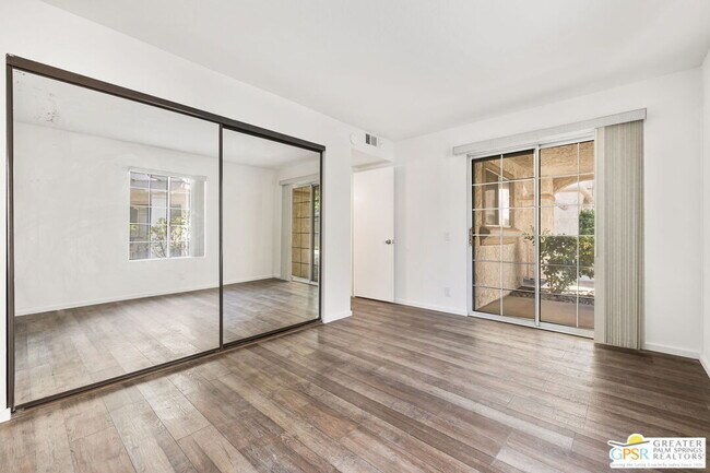Building Photo - 505 S Farrell Dr