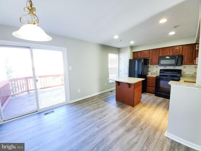 Building Photo - 7130 Fox Harbor Way