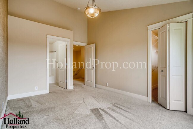 Building Photo - **COMING SOON** Spacious 3-Story Home in a...