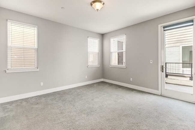 Building Photo - Stunning Alkali Flat Residence: Half Month Free With Move-In by 02/01/2026