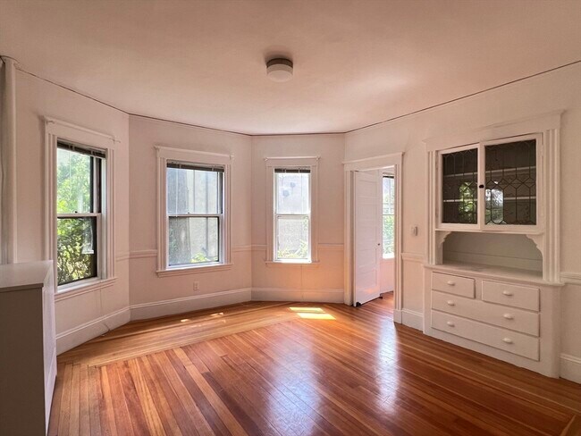 Building Photo - 71 Fayerweather St