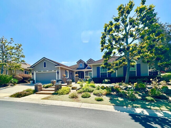 Building Photo - Beautiful Single-Level Custom Home with Serene Backyard Space in the Lovely Peppertree Park Commu...