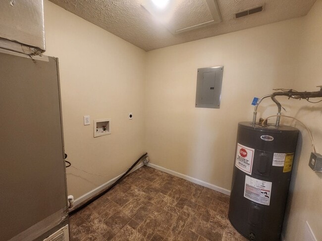 Building Photo - 1601 Ohio St