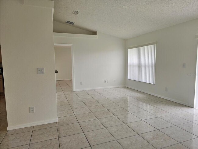 Building Photo - 13345 Pinyon Dr