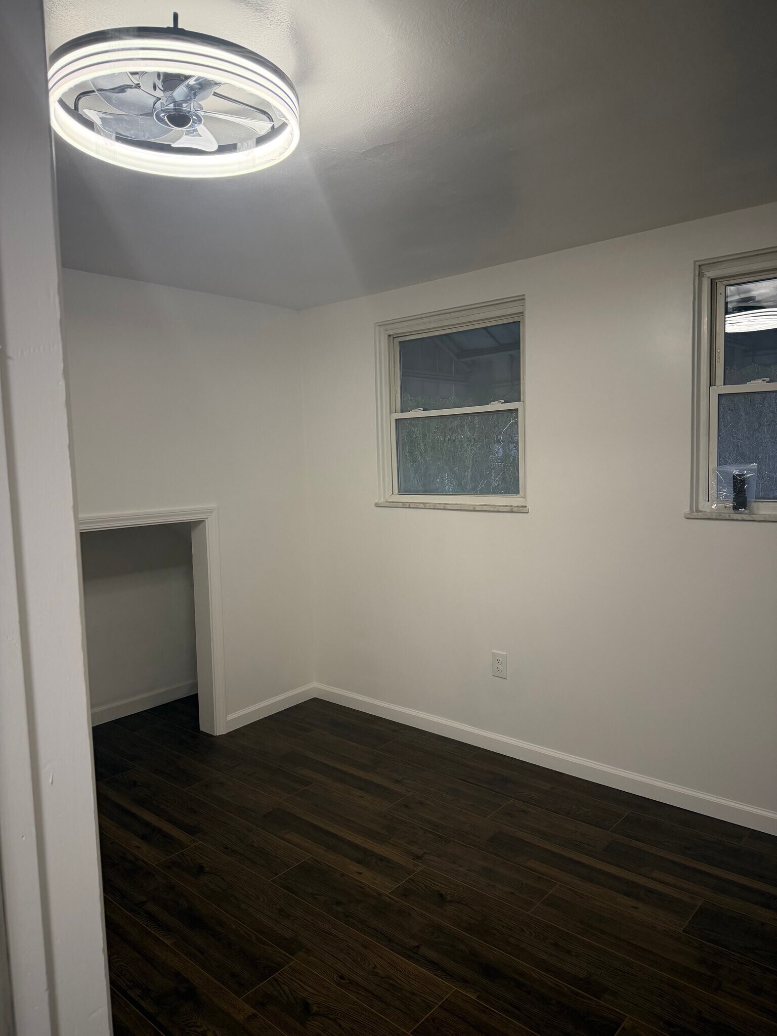 Building Photo - 1131 Knox St