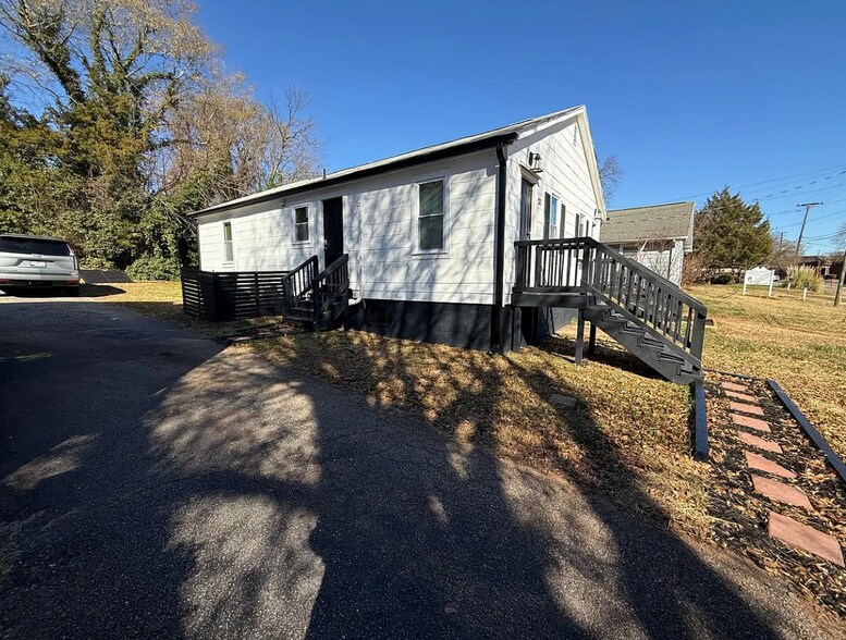 Building Photo - 20 Burgess Ave