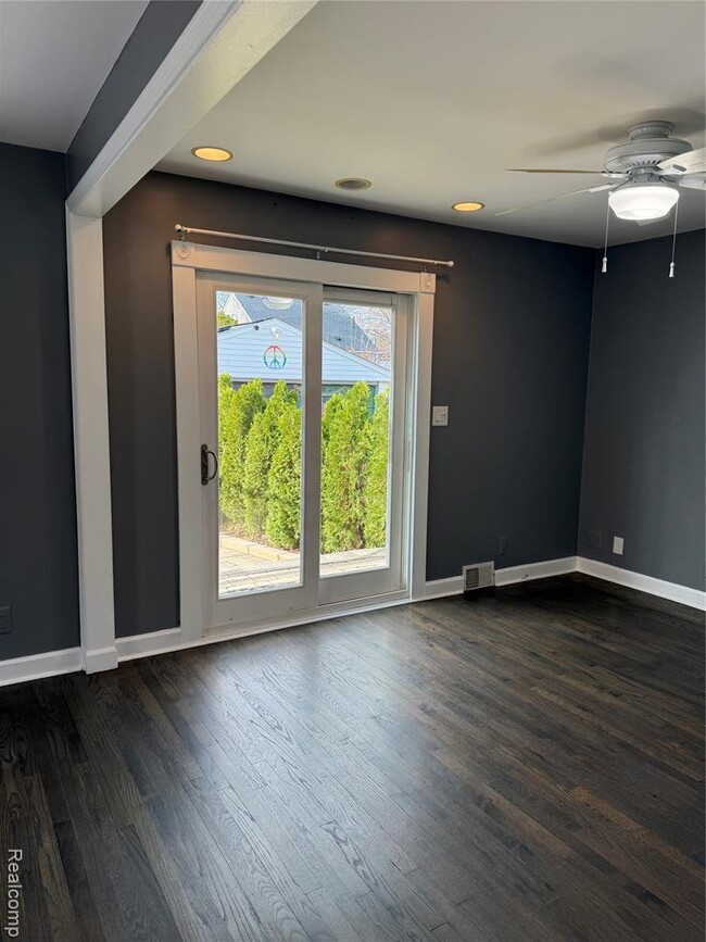 Building Photo - 2729 Kipling Ave