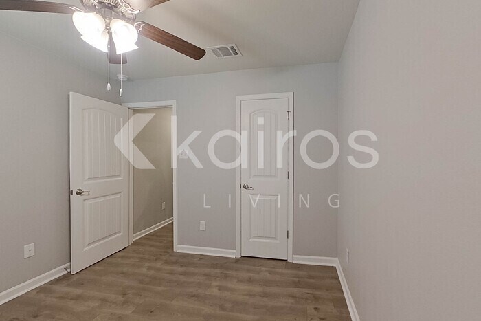 Building Photo - 406 Mango Dr