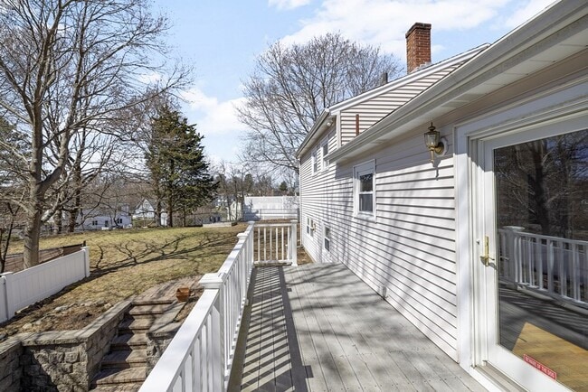 Building Photo - 160 Ravenswood Rd