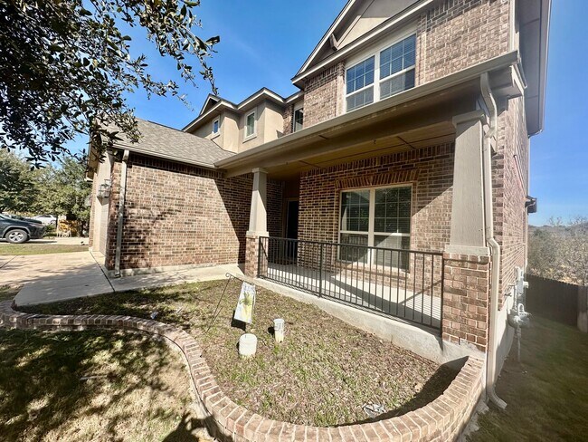 Building Photo - Fantastic Location ~ Convenient to Lackland, great restaurants ~ Room to Spread out!