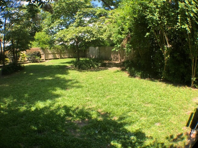 Building Photo - Charming Home in Haymount