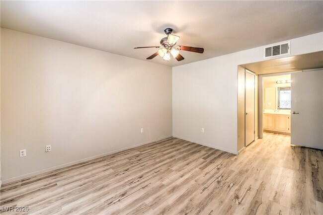 Building Photo - 5710 E Tropicana Ave