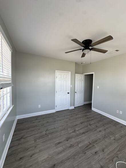 Building Photo - 8537 Forshey St