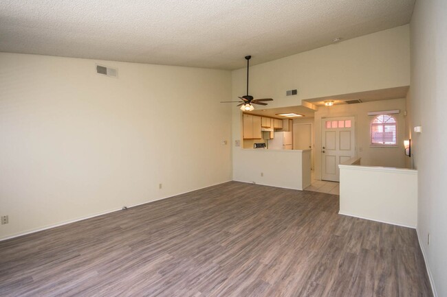 Building Photo - 3BR/2Bath Cozy home within Quail Ridge Com...