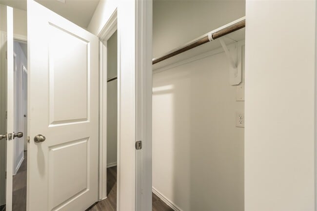 Building Photo - 2228 Onyx Ln