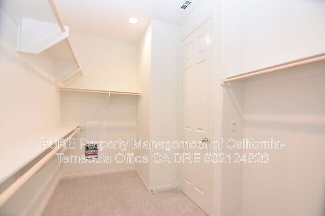 Building Photo - 32615 Cert St