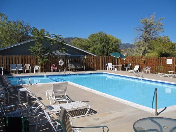 Building Photo - 4150 Monroe Dr
