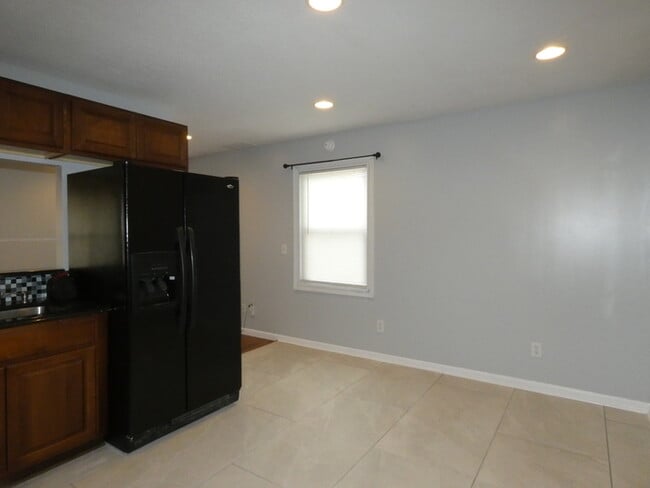 Building Photo - Beautiful Home in Gladstone, MO!