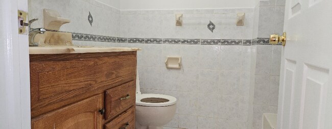 Building Photo - 642 Liberty Ave