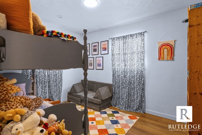 Building Photo - MOVE IN SPECIAL! 1/2 OFF FIRST MONTH'S RENT