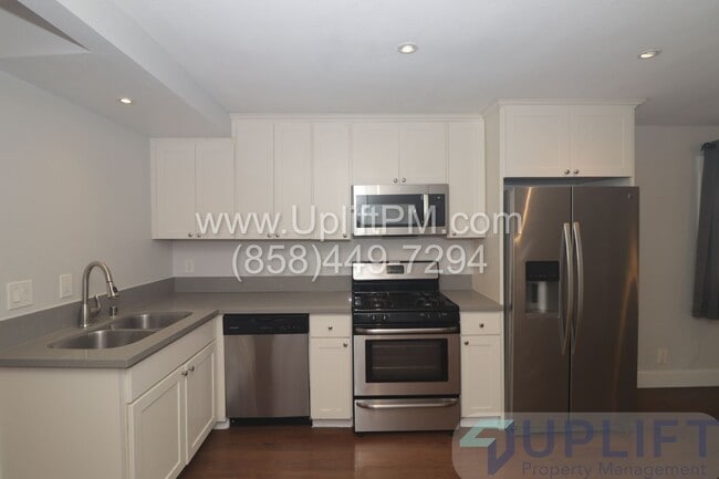 Building Photo - 36th (3637-3639)