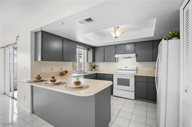 Building Photo - 9721 Deerfoot Dr