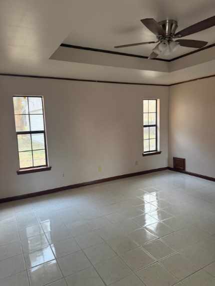 Building Photo - 12325 N Englewood Dr