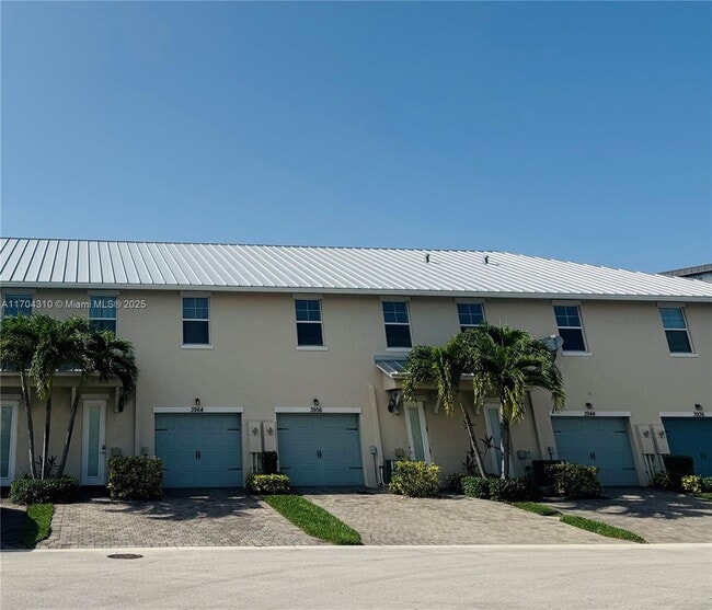 Building Photo - 3956 Poinciana Ln