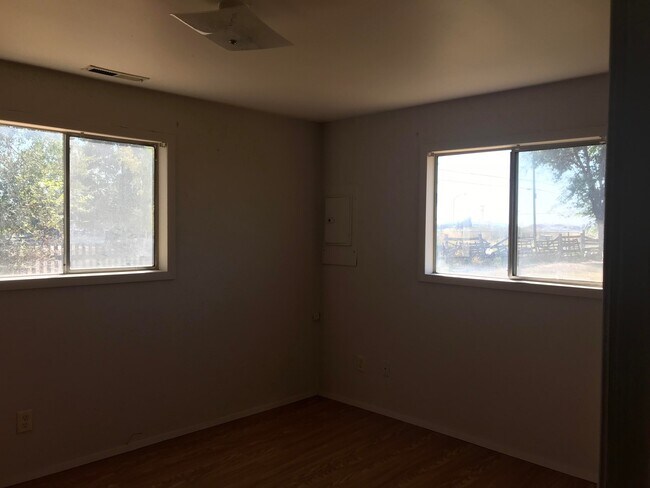 Building Photo - 5648 Avalon St
