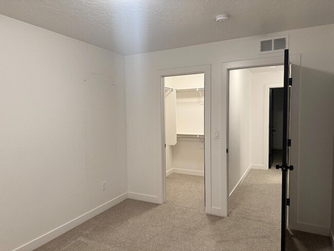 Building Photo - 359 N 700 W