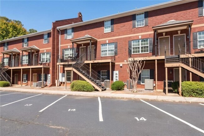 Building Photo - 105 Whitehead Rd