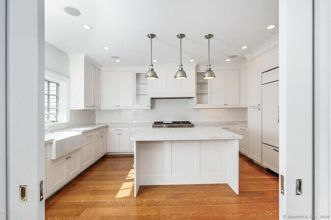 Building Photo - 151 Milbank Ave
