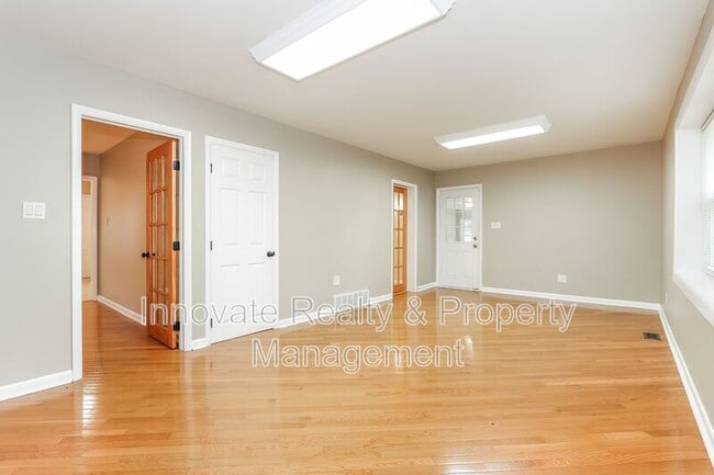 Building Photo - 1613 Kenmare Dr