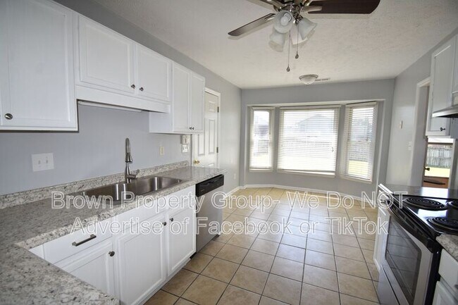 Building Photo - 8813 Tin Lizza Dr