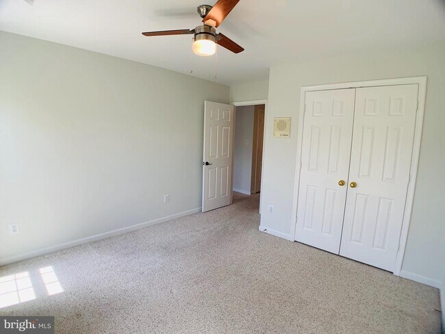 Building Photo - 10496 Courtney Dr